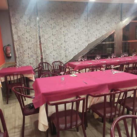 Hostal Restaurante Baraka Alagón Zewnętrze zdjęcie