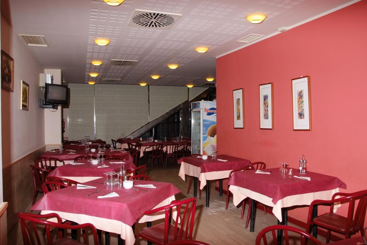 Hostal Restaurante Baraka Alagón Zewnętrze zdjęcie